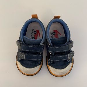 See Kai Run Russell Sneaker in Navy/Gray (Size 5) toddler boy shoes